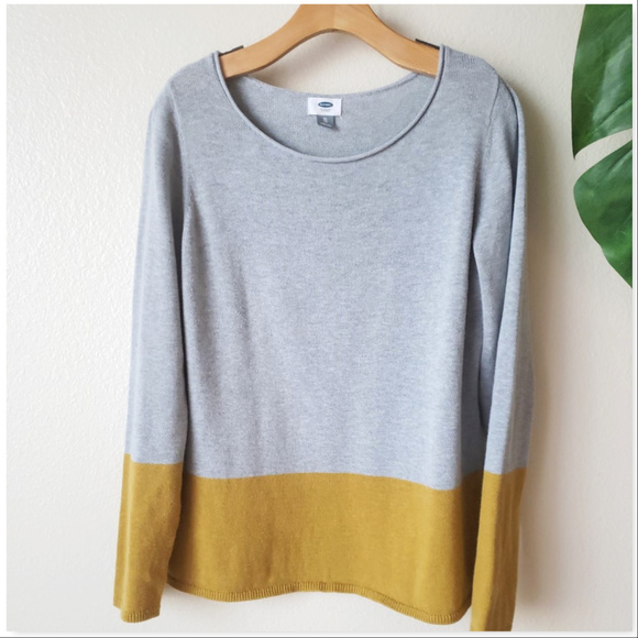 SOLD |Old Navy Colorblock Crewneck Sweater - Picture 2 of 4